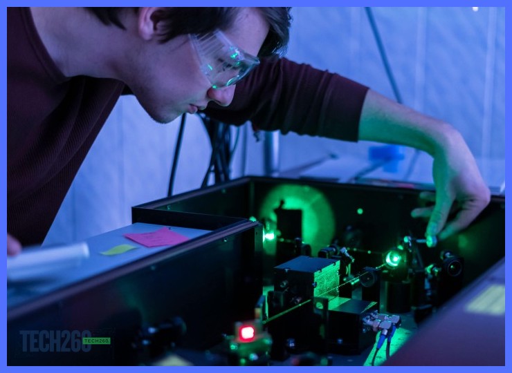 ¿Cuál es la diferencia principal entre una computadora cuántica y una supercomputadora clásica?